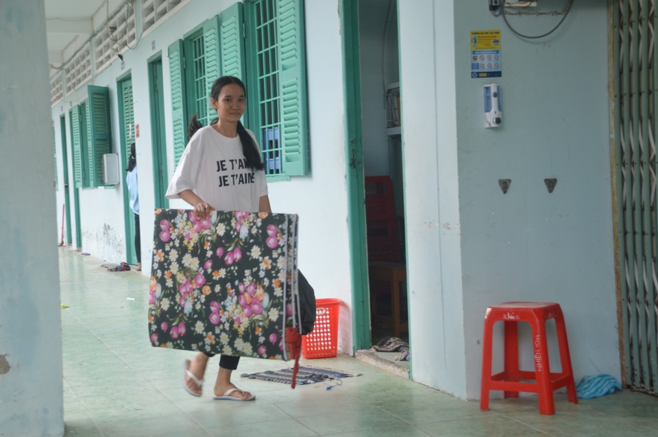 Khẩn trương dọn dẹp nội trú, vệ sinh trường lớp đón học sinh - 5 Khẩn trương dọn dẹp nội trú, vệ sinh trường lớp đón học sinh - 5