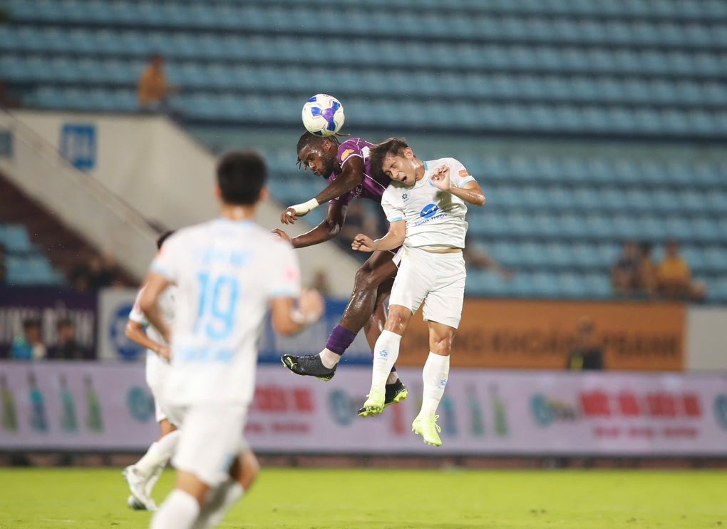 CLB Nam Định trắng tay, CLB Công an Hà Nội bị cầm hòa ở V-League - 2 CLB Nam Định trắng tay, CLB Công an Hà Nội bị cầm hòa ở V-League - 2
