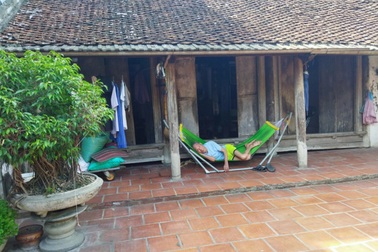 Gia đình 2 bố con ung thư "chới với" trong đại dịch Covid-19