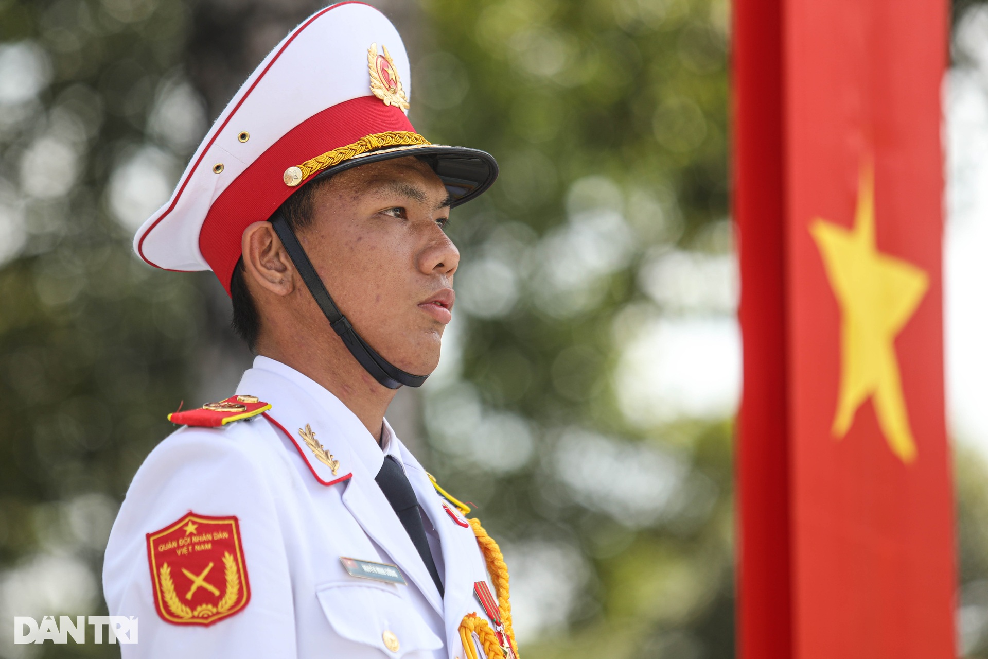 Ông Nguyễn Trọng Nghĩa thăm, động viên lực lượng tham gia diễu binh ở TPHCM - 13 Ông Nguyễn Trọng Nghĩa thăm, động viên lực lượng tham gia diễu binh ở TPHCM - 13
