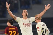 Ibrahimovic "nã đại bác", AC Milan hạ gục AS Roma của Mourinho