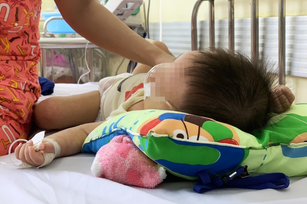 Trẻ mắc sởi nằm Bệnh viện Nhi đồng 1 tăng mạnh, chỉ một ca có tiêm vaccine - 1 Trẻ mắc sởi nằm Bệnh viện Nhi đồng 1 tăng mạnh, chỉ một ca có tiêm vaccine - 1
