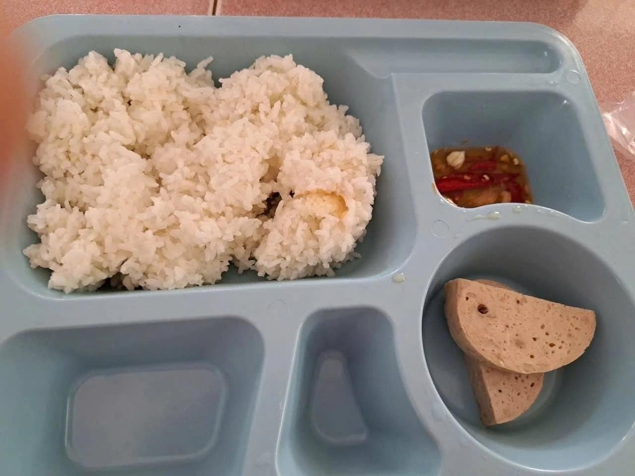 ناهار معلم مهدکودک: وعده غذایی فراموش شده - 1 Suất ăn trưa của giáo viên mầm non: Bữa ăn bị lãng quên - 1