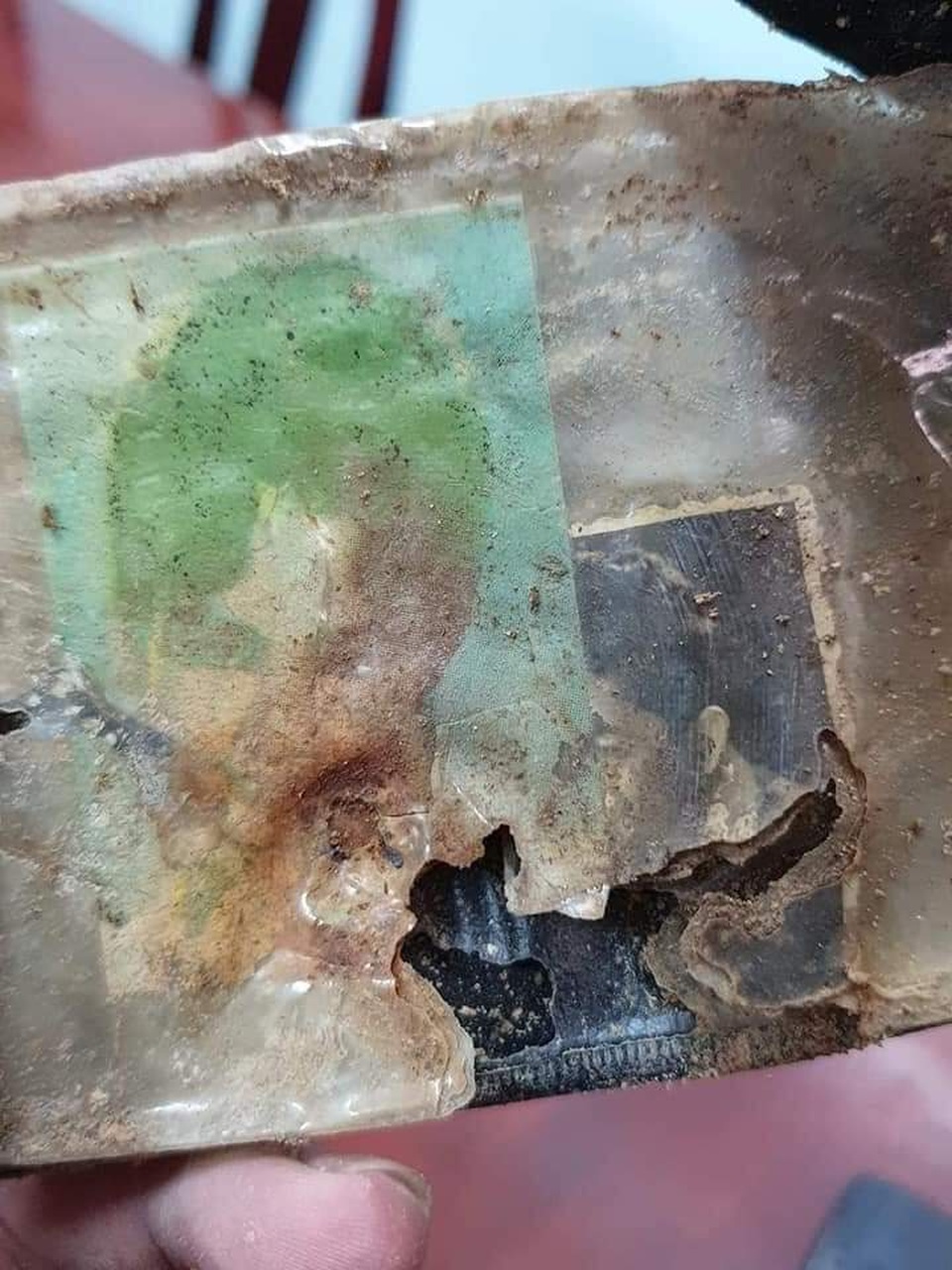 Tìm thấy nhiều hài cốt nghi là của liệt sĩ và di vật trong khu mộ tập thể - 4 Tìm thấy nhiều hài cốt nghi là của liệt sĩ và di vật trong khu mộ tập thể - 4