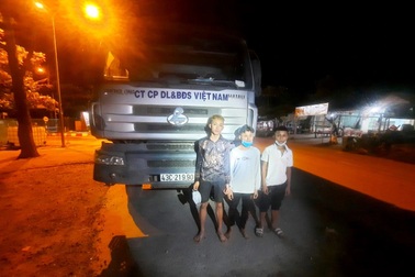 Mới 15 tuổi đã chủ mưu trộm xe tải nặng rồi đi chở cát thuê