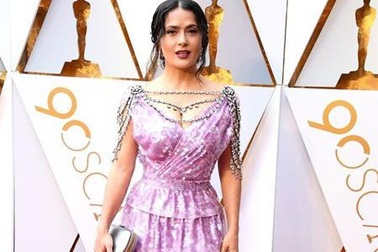 Salma Hayek cùng loạt mỹ nhân khoe thời trang “thảm họa” tại Oscar