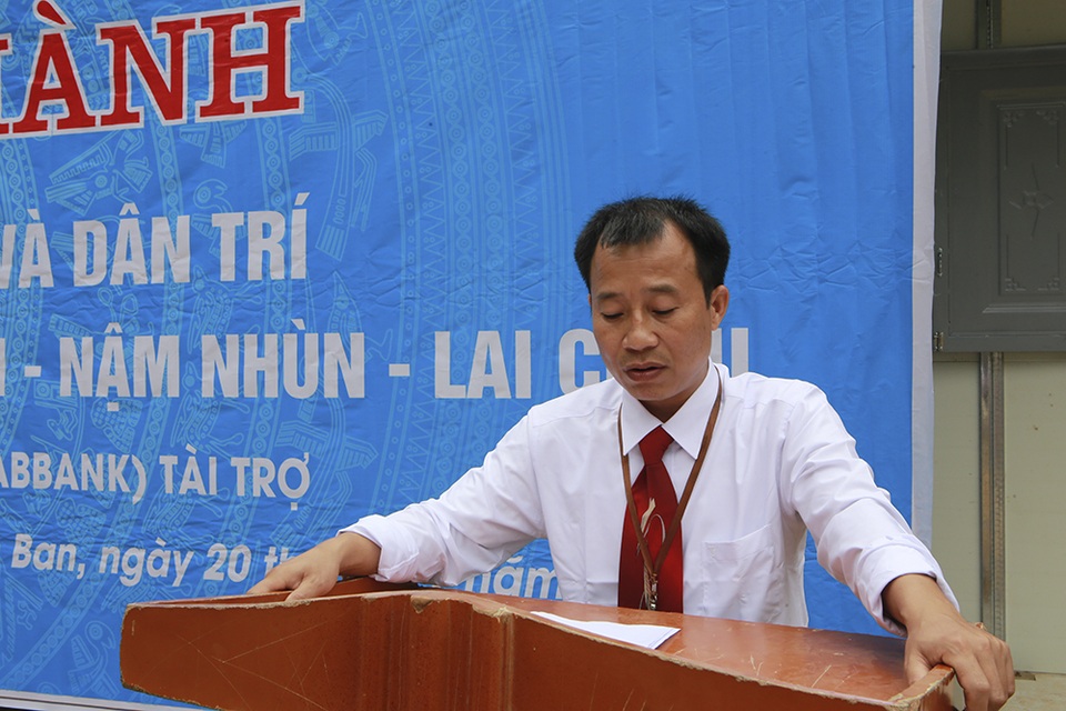 Ngắm 4 phòng học Dân trí kề bên bờ suối dành tặng thầy trò ngày Nhà giáo Việt Nam 20/11 - 12 Ngắm 4 phòng học Dân trí kề bên bờ suối dành tặng thầy trò ngày Nhà giáo Việt Nam 20/11 - 12