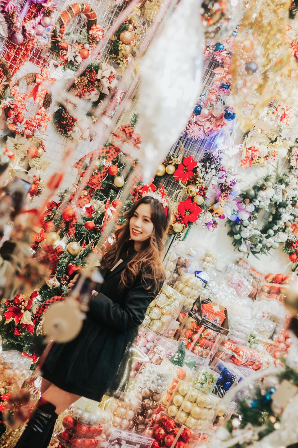 Giới trẻ Hà Nội rủ nhau đi chơi Noel sớm trên phố Hàng Mã - 4 Giới trẻ Hà Nội rủ nhau đi chơi Noel sớm trên phố Hàng Mã - 4