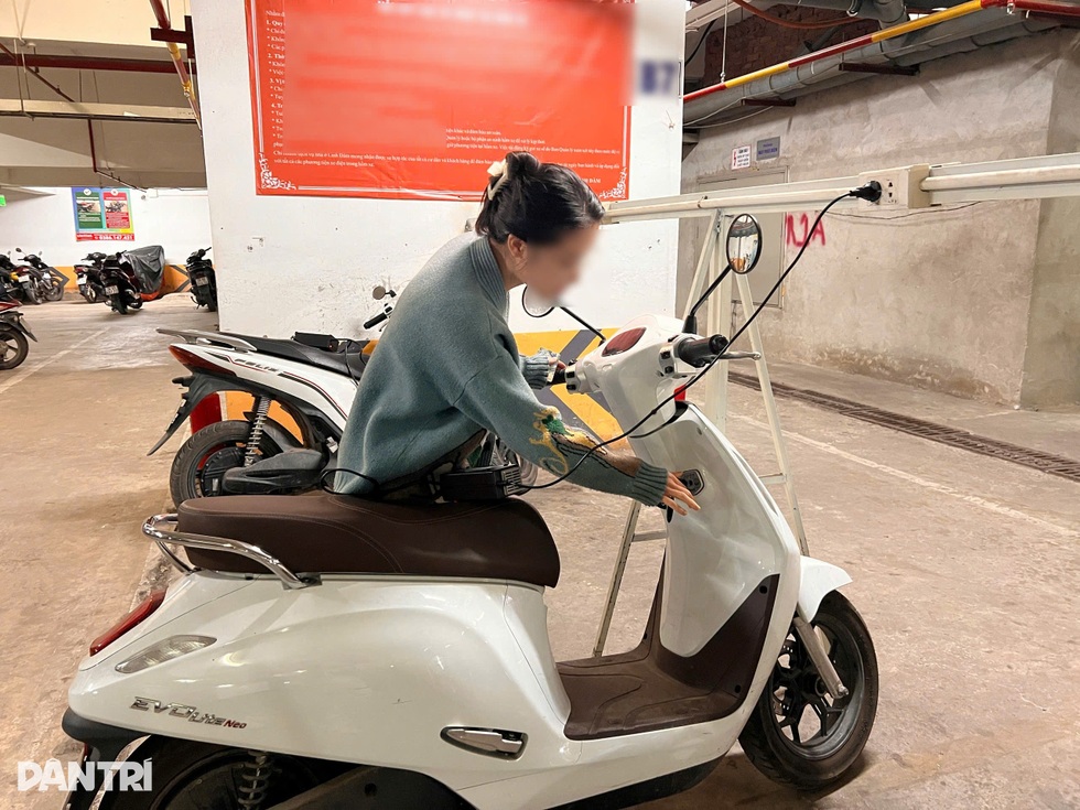 Chung cư ở Hà Nội cấm gửi xe điện: Dân sốc vì vừa bán xe xăng mua xe điện - 3