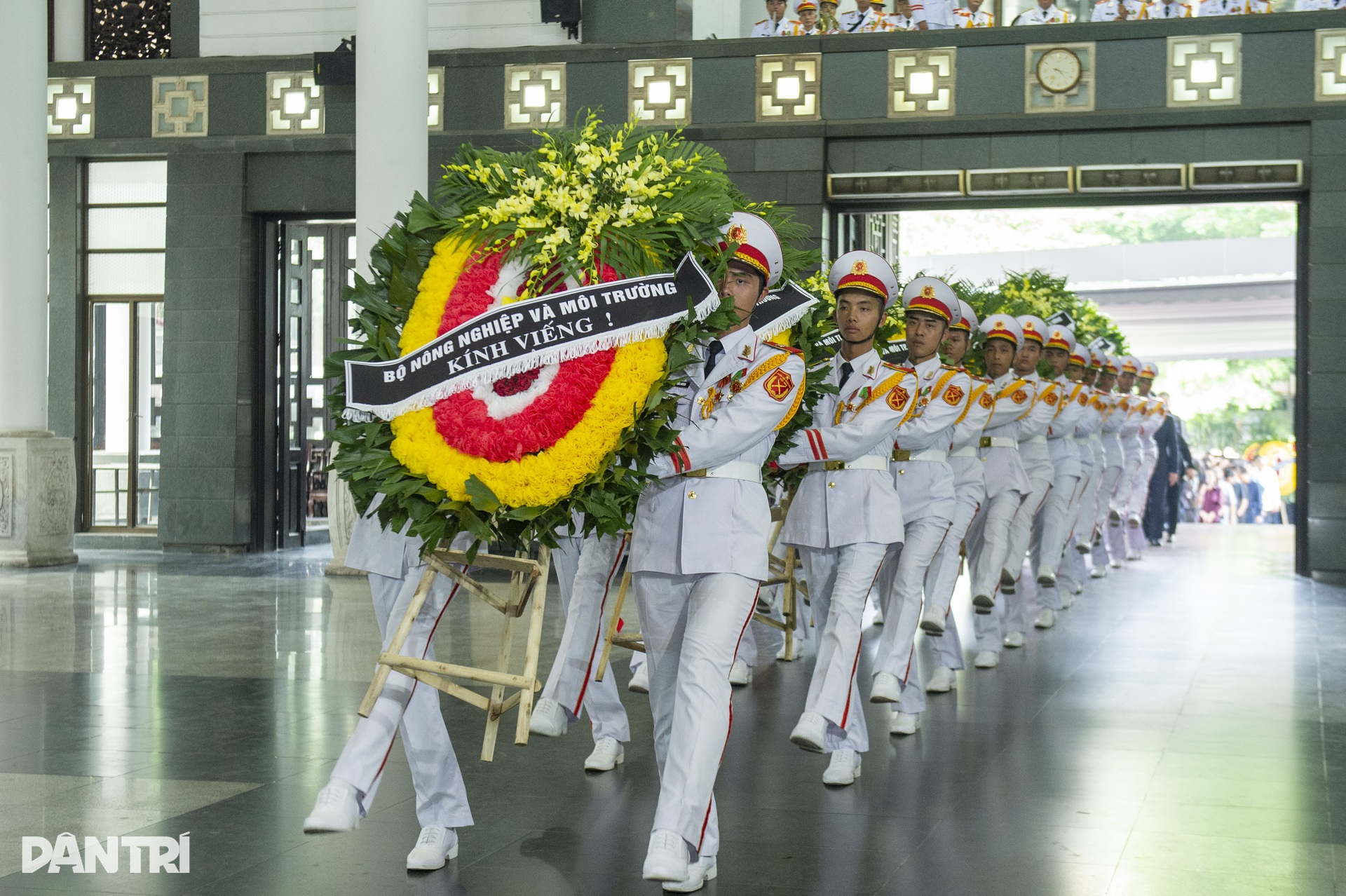 Trang trọng lễ tang nguyên Bộ trưởng Lê Huy Ngọ - 9 Trang trọng lễ tang nguyên Bộ trưởng Lê Huy Ngọ - 9