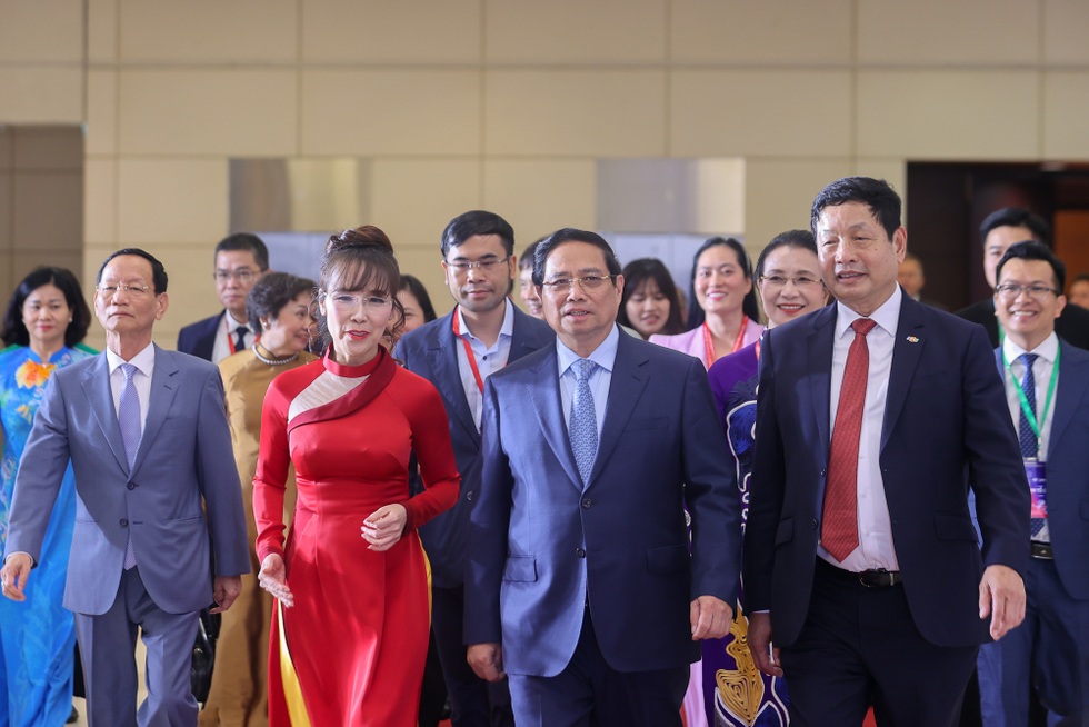 Doanh nhân Việt Nam trước thời khắc lịch sử - 1 Doanh nhân Việt Nam trước thời khắc lịch sử - 1