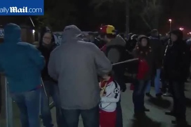 Đức hốt hoảng vì phát hiện xe cứu thương bị gài bom gần sân vận động