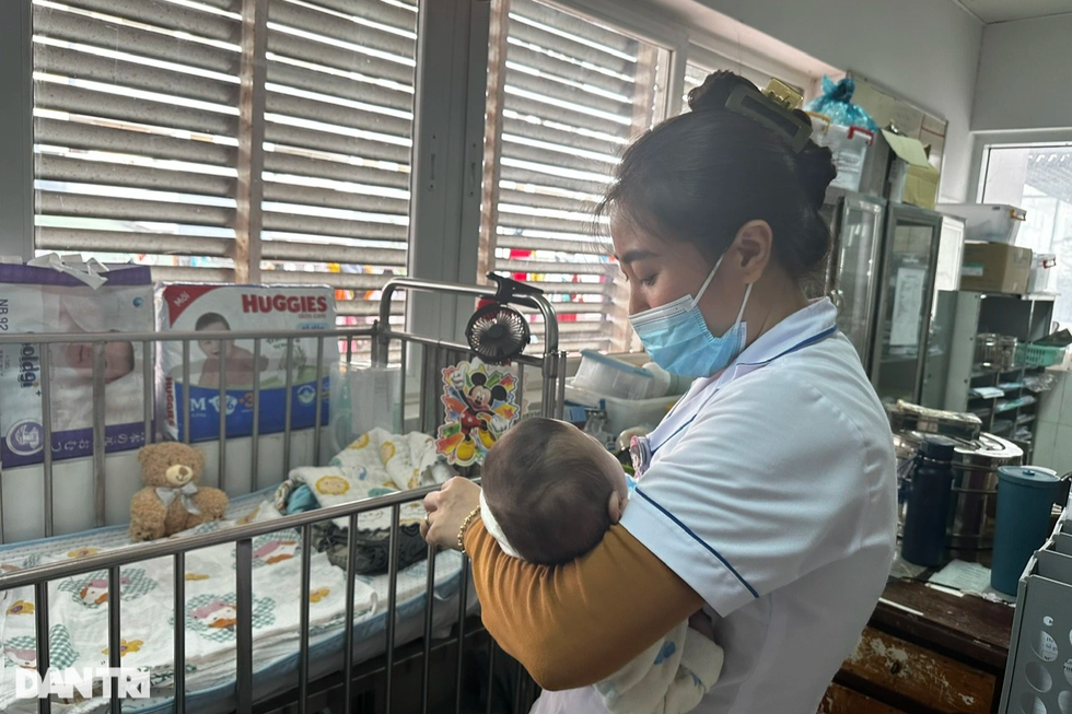 Cậu bé bại não hồi sinh kỳ diệu nhờ 54 bố mẹ mặc áo blouse trắng - 4