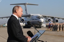 Ông Putin ngắm dàn hộ tống Su-30 từ chuyên cơ thăm đột xuất Syria