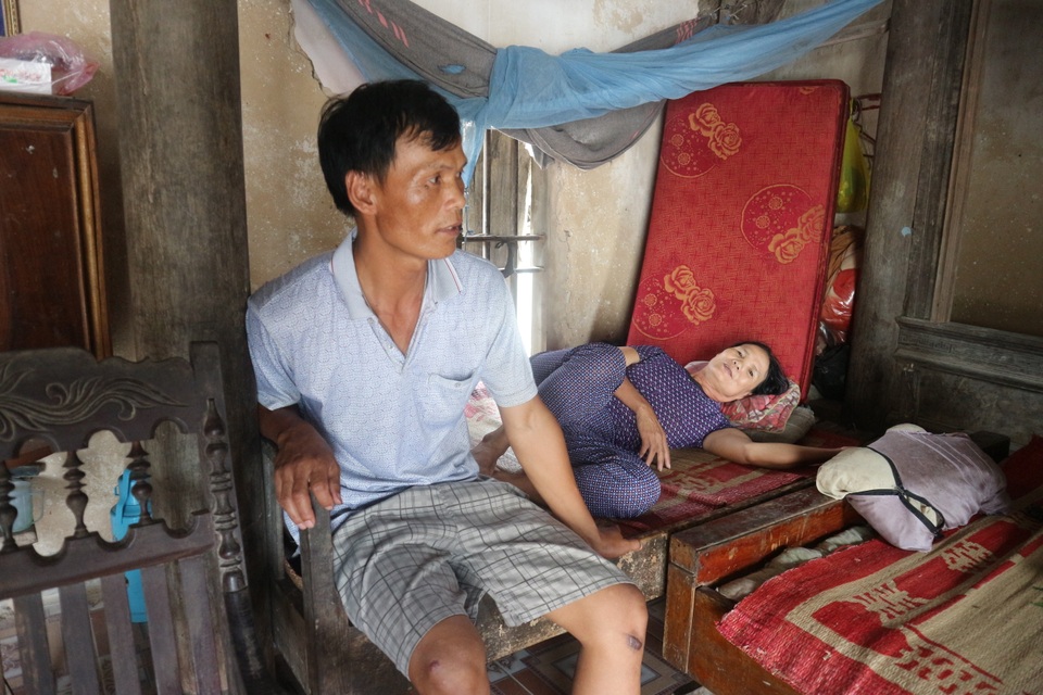 Cô gái viết thư kể gia đình bán lúa cứu mẹ, mong các nhà hảo tâm giúp đỡ - 1 Cô gái viết thư kể gia đình bán lúa cứu mẹ, mong các nhà hảo tâm giúp đỡ - 1