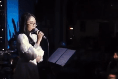 Phương Mỹ Chi "gây sốt" khi hát "Người tình mùa đông" bằng 5 thứ tiếng
