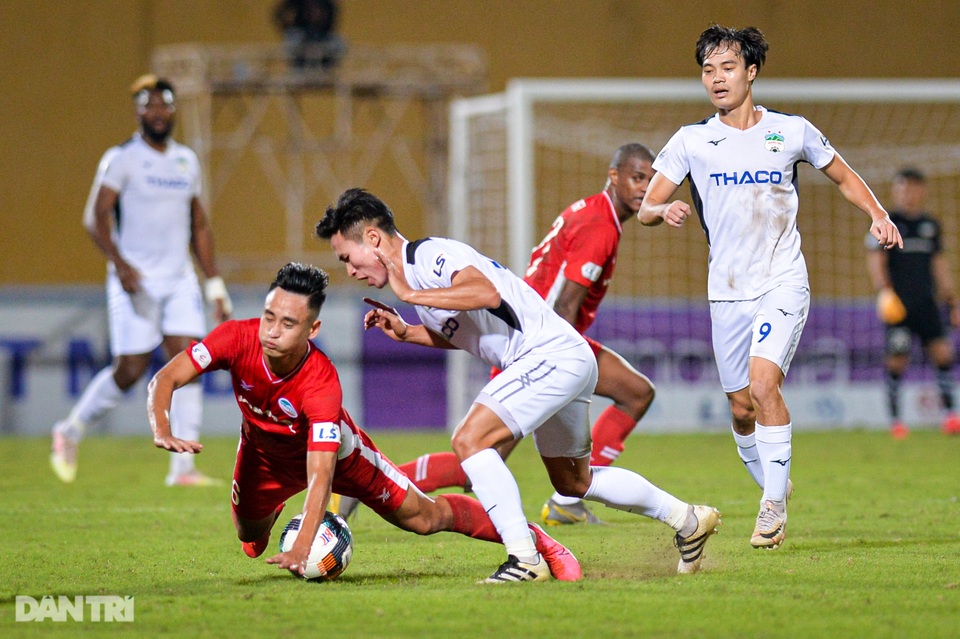 HLV HA Gia Lai: “Chúng tôi chỉ cần đá đẹp, không mơ vị trí cao” - 1 HLV HA Gia Lai: “Chúng tôi chỉ cần đá đẹp, không mơ vị trí cao” - 1