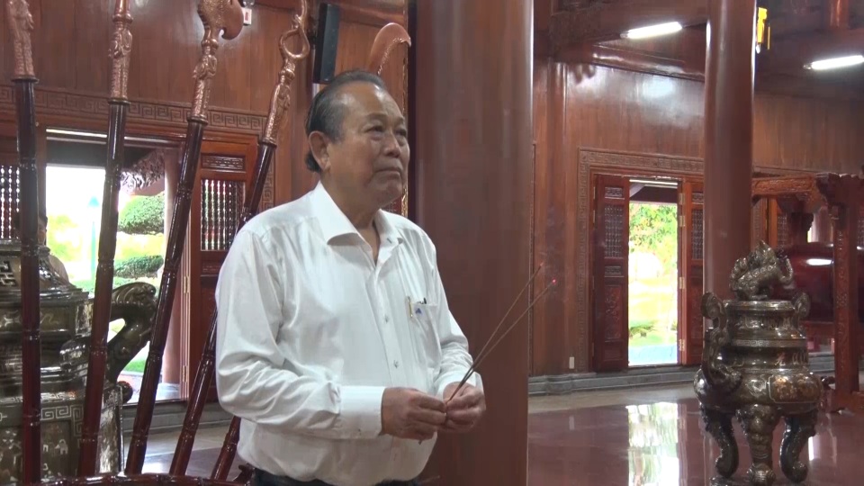 Phó Thủ tướng Trương Hòa Bình dâng hương Đền thờ Bác Hồ tại Quảng Bình - 1 Phó Thủ tướng Trương Hòa Bình dâng hương Đền thờ Bác Hồ tại Quảng Bình - 1