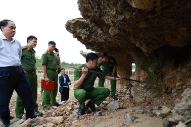 Cầu Sông Lô trơ móng: Cảm ơn thiên nhiên đã khám phá ra tất cả