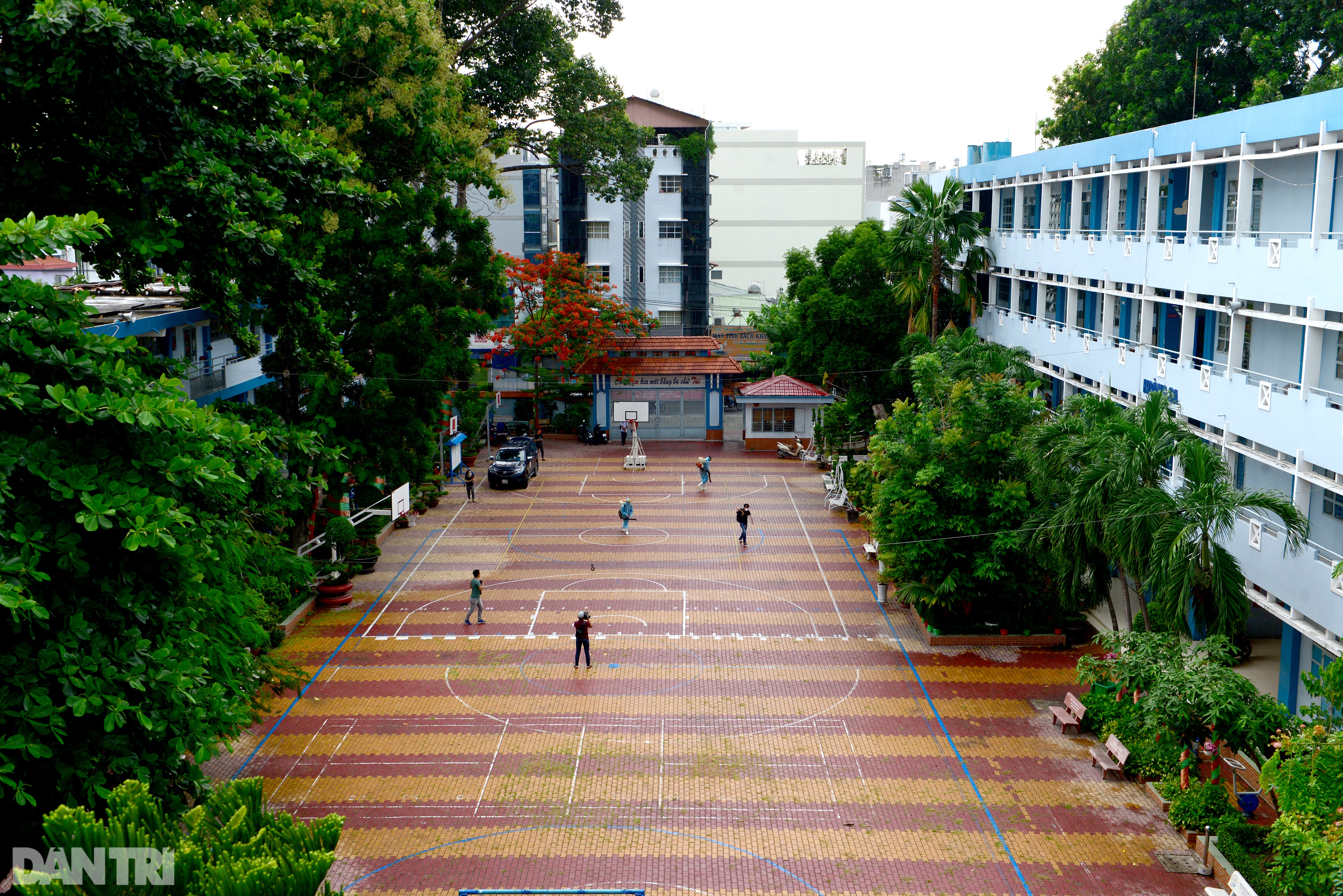Phun khử khuẩn, đảm bảo an toàn cho điểm thi có gần 500 thí sinh ở TPHCM - 11 Phun khử khuẩn, đảm bảo an toàn cho điểm thi có gần 500 thí sinh ở TPHCM - 11