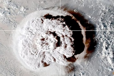 Khúc cây cứu sống "người cá" trong vụ nổ núi lửa như bom nguyên tử