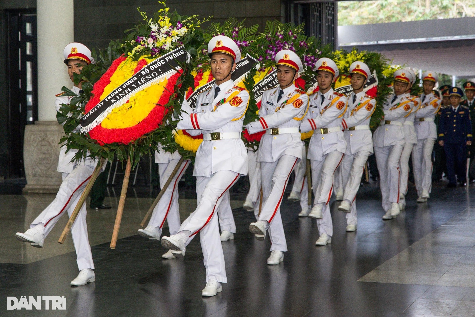 Lễ tang Trung tướng, Anh hùng lực lượng vũ trang Khuất Duy Tiến - 3 Lễ tang Trung tướng, Anh hùng lực lượng vũ trang Khuất Duy Tiến - 3