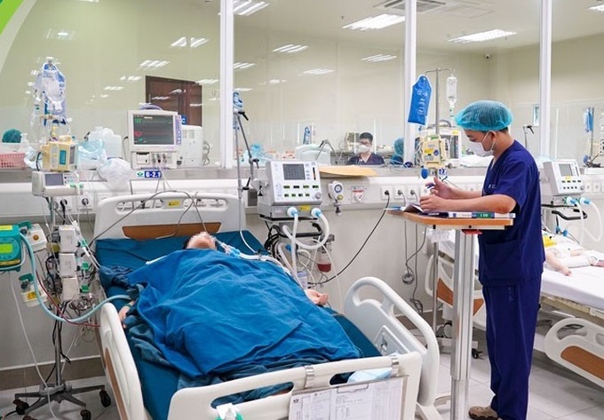 Bệnh nhi đang được điều trị tích cực sau đuối nước tại khoa Điều trị tích cực Nội khoa, Bệnh viện Nhi Trung ương.