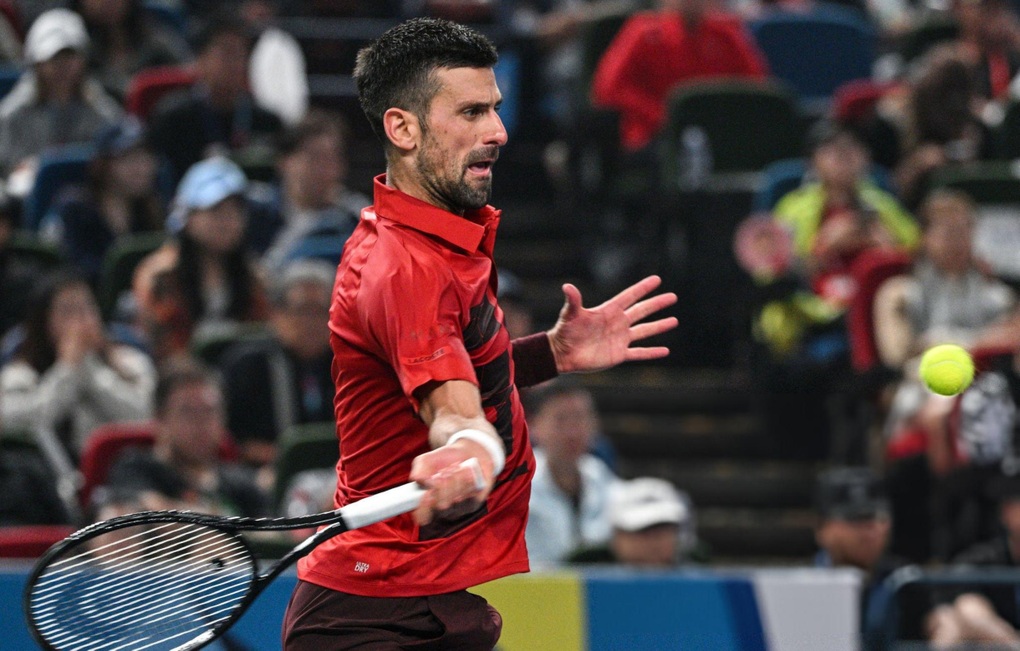 Ngược dòng hạ tay vợt 19 tuổi, Djokovic vào bán kết Thượng Hải Masters - 1