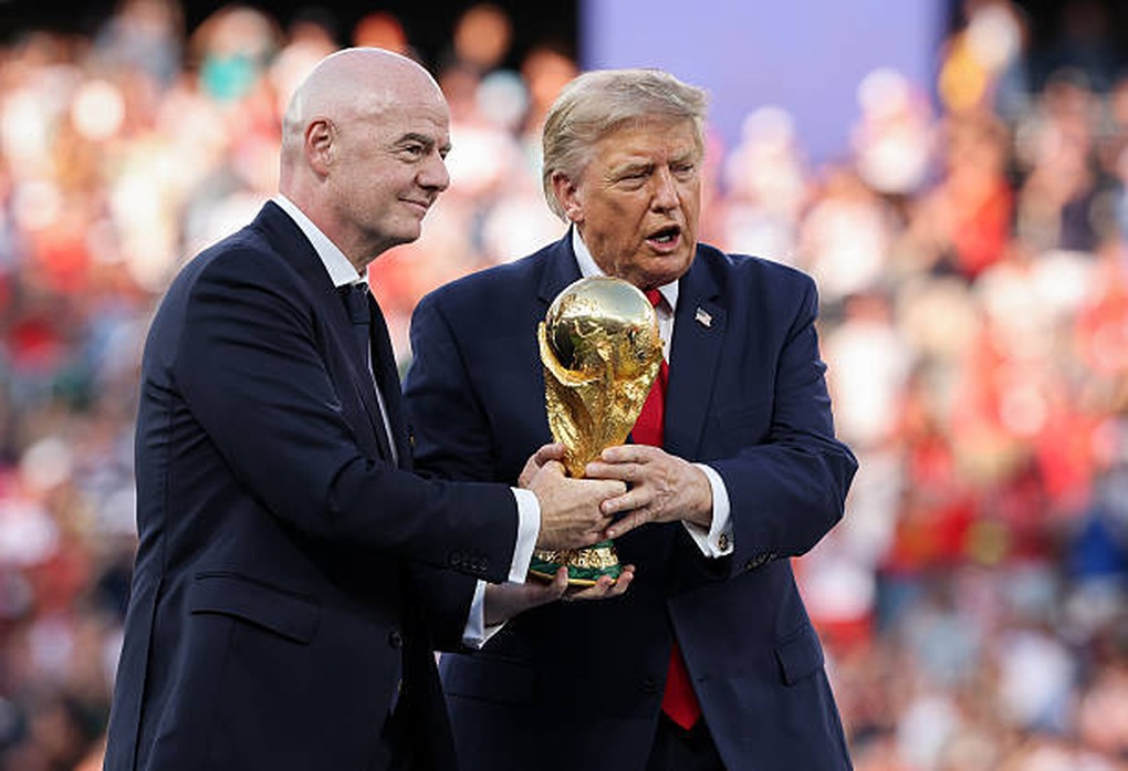FIFA tung tối hậu thư, bóng đá thế giới dậy sóng - 1