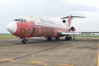 Máy bay “bỏ rơi” 12 năm tại Nội Bài: Đã có người hỏi mua cho... vui!