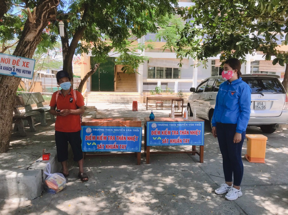 Người đàn ông bị bạn bỏ rơi khi về thăm vợ và cái kết bất ngờ - 2 Người đàn ông bị bạn bỏ rơi khi về thăm vợ và cái kết bất ngờ - 2