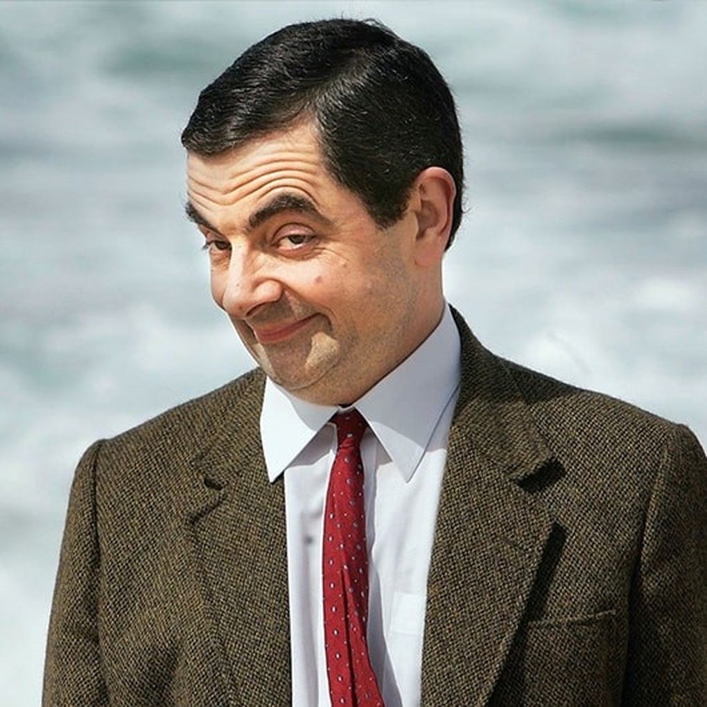 Mr. Bean Rowan Atkinson: Sống kín tiếng bên tình trẻ, có 150 triệu USD - 4 Mr. Bean Rowan Atkinson: Sống kín tiếng bên tình trẻ, có 150 triệu USD - 4