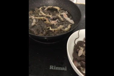 Đặc sản từ một loài vật kinh dị ít ai ngờ tới, hương vị lại thơm ngon