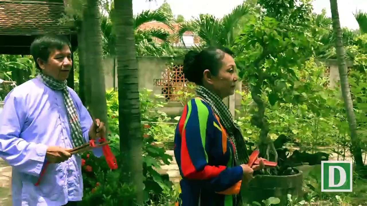 Hát sắc bùa là một loại hình dân gian phổ biến vào dịp nào trong năm?