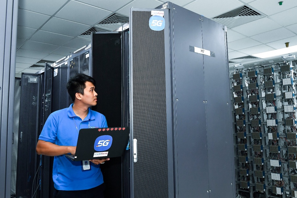Thử nghiệm mạng 5G: MobiFone đã làm gì để không đứng ngoài cuộc? - 2 Thử nghiệm mạng 5G: MobiFone đã làm gì để không đứng ngoài cuộc? - 2