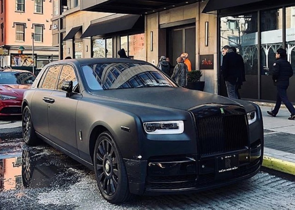 Ngôi sao nhạc Rap bán xe Rolls-Royce gây quỹ ủng hộ nạn nhân Covid-19 - 1 Ngôi sao nhạc Rap bán xe Rolls-Royce gây quỹ ủng hộ nạn nhân Covid-19 - 1