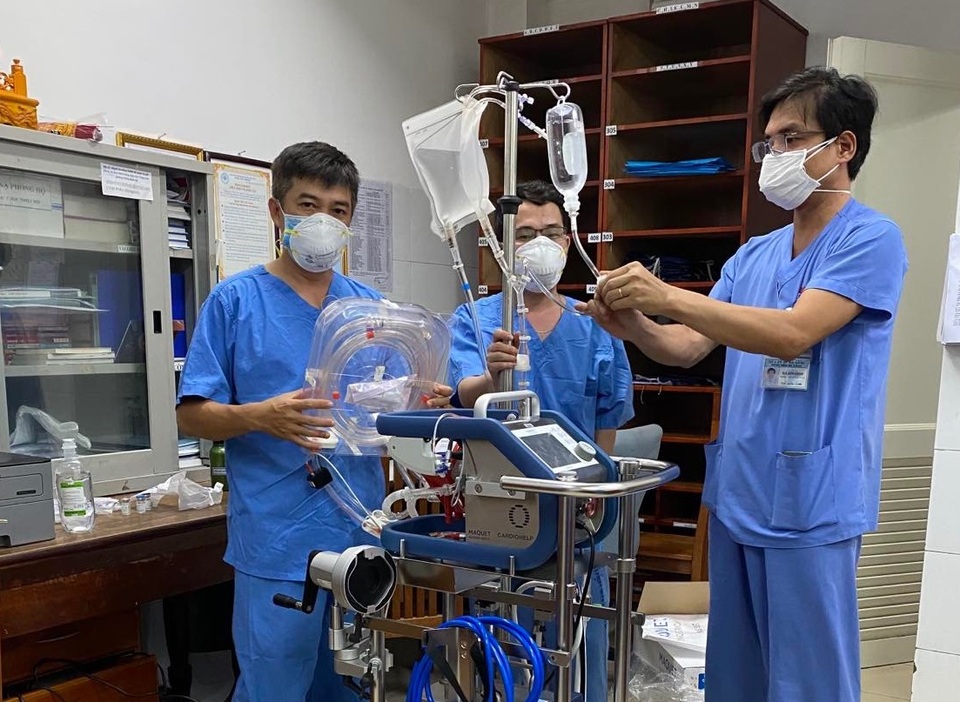 Nhóm bác sĩ Bệnh viện Chợ Rẫy đi vào vùng dịch… chưa biết ngày về - 4 Nhóm bác sĩ Bệnh viện Chợ Rẫy đi vào vùng dịch… chưa biết ngày về - 4