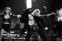 "Nữ hoàng nhạc rock" Ngọc Ánh bồi hồi trở lại sân khấu Thủ đô