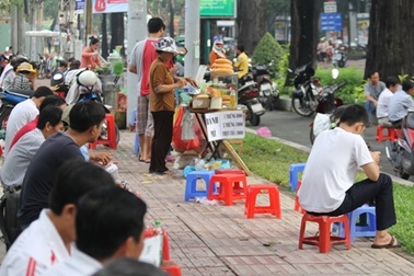 “Hốt bạc” trong mùa tuyển sinh