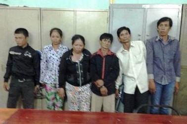 Bắt băng nhóm chuyên dàn cảnh va quệt xe để móc túi