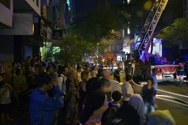 Chưa đầy 3 giờ, xảy ra 2 vụ cháy ở trung tâm TPHCM