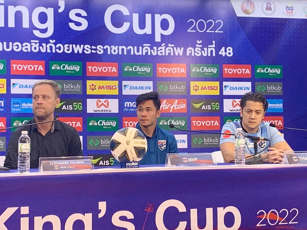 Thái Lan xếp thứ ba Kings Cup, HLV Mano Polking nói điều bất ngờ - 1
