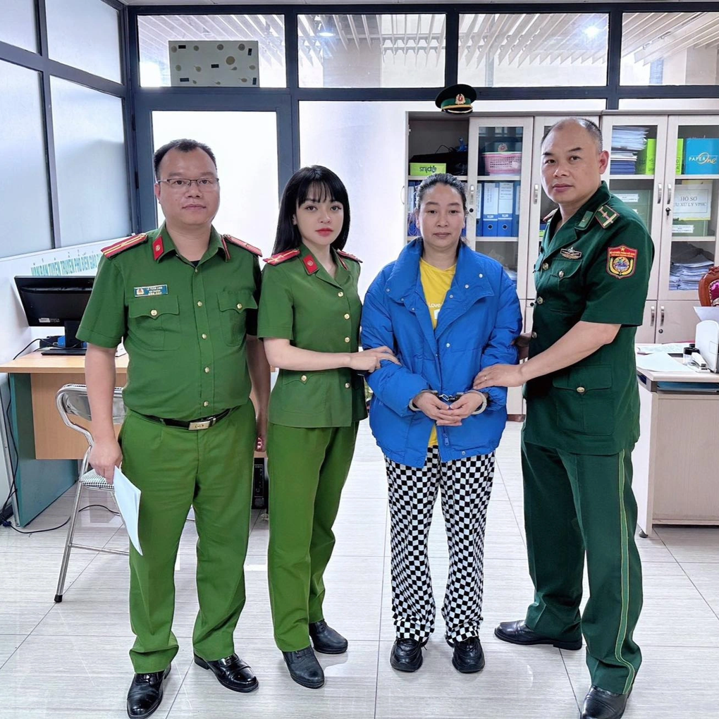 Bắt giữ đối tượng mang lệnh truy nã quốc tế lẩn trốn 18 năm - 1 Bắt giữ đối tượng mang lệnh truy nã quốc tế lẩn trốn 18 năm - 1