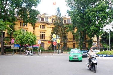 Say rượu, lái xe vào trụ sở Bộ GTVT gây tai nạn rồi bỏ chạy