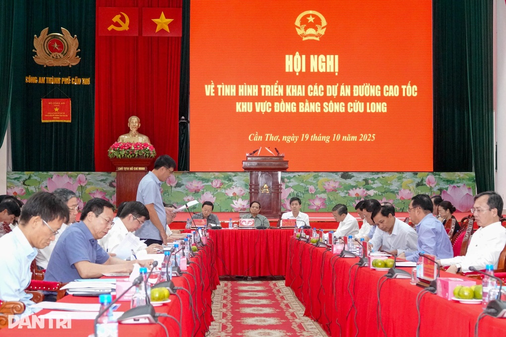 Thủ tướng: Hoàn thành cao tốc là nhiệm vụ chính trị, mệnh lệnh của trái tim - 2 Thủ tướng: Hoàn thành cao tốc là nhiệm vụ chính trị, mệnh lệnh của trái tim - 2