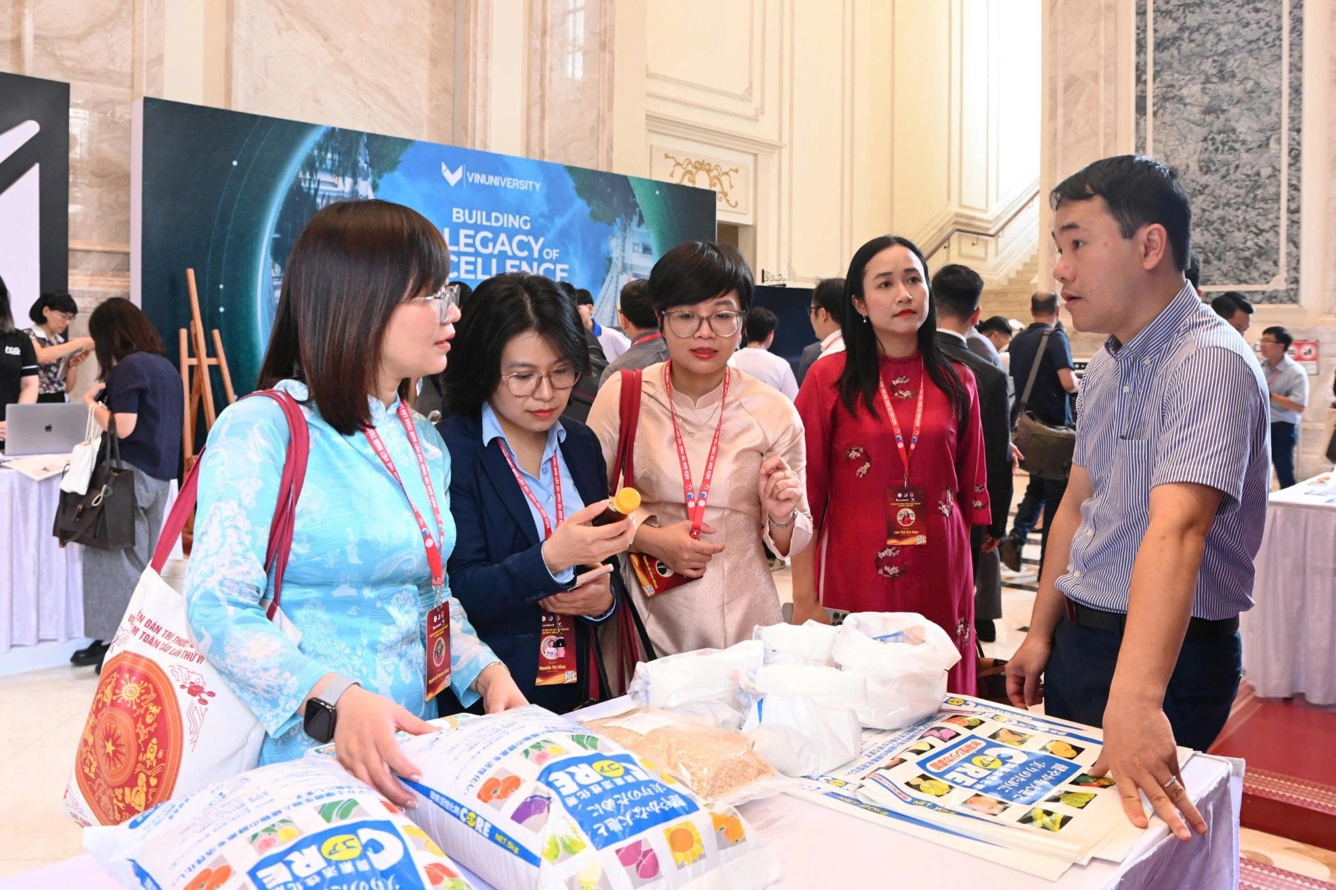 Diễn đàn Trí thức trẻ Việt Nam toàn cầu: Bàn về ứng dụng AI, khởi nghiệp - 2