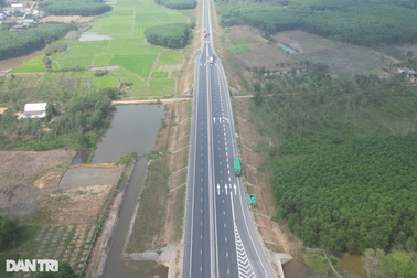 Dự án cao tốc Cam Lộ - La Sơn từng "dính" những vi phạm nào?