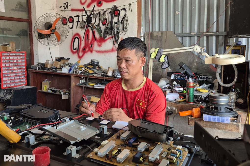 Bán tivi, vay ngân hàng để xuất ngoại, trở về với tiền tỷ xây nhà, mở xưởng - 1