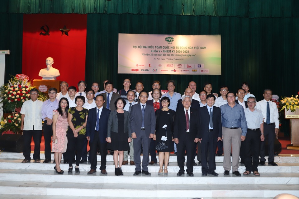 Nguyên Bộ trưởng Bộ khoa học tái đắc cử Chủ tịch Hội Tự động hóa Việt Nam - 2 Nguyên Bộ trưởng Bộ khoa học tái đắc cử Chủ tịch Hội Tự động hóa Việt Nam - 2