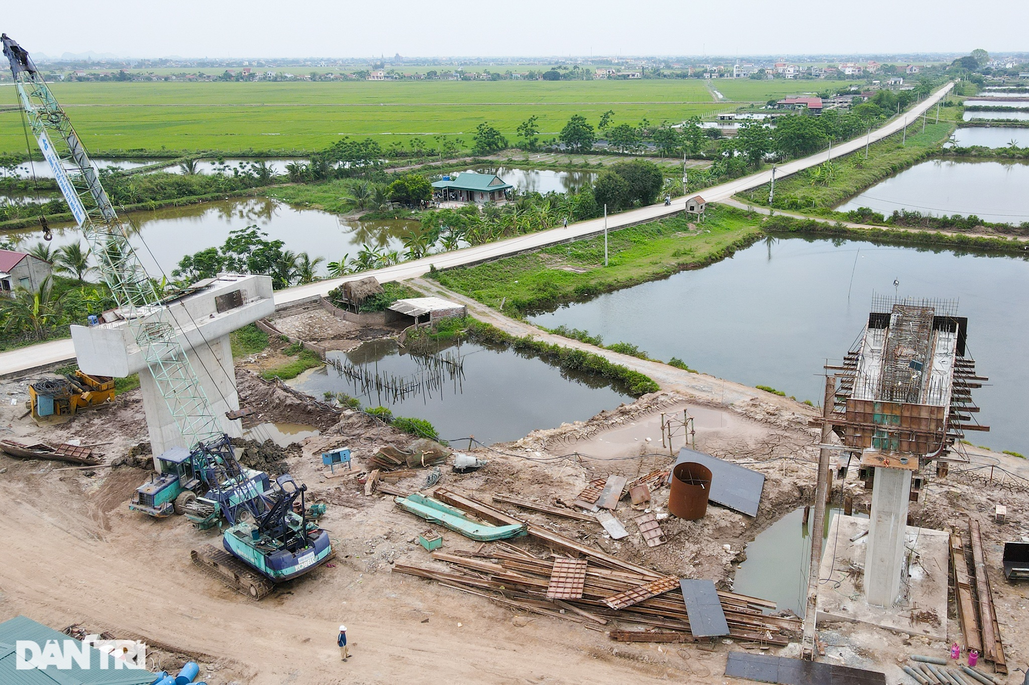Đại công trường xây cầu vượt sông Đáy dài 1,2km nối Ninh Bình - Nam Định - 6 Đại công trường xây cầu vượt sông Đáy dài 1,2km nối Ninh Bình - Nam Định - 6